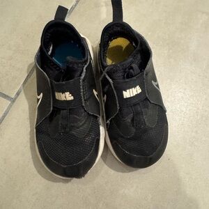 6.5 Nike Kids Black Shoes